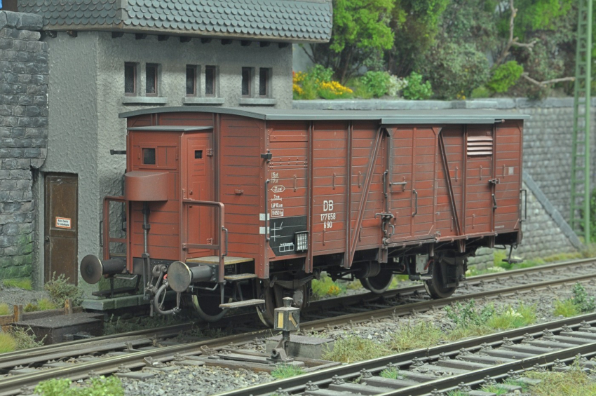 Dingler/ Lokladen "G90" DB Ep.III gedeckter Güterwagen gealtert