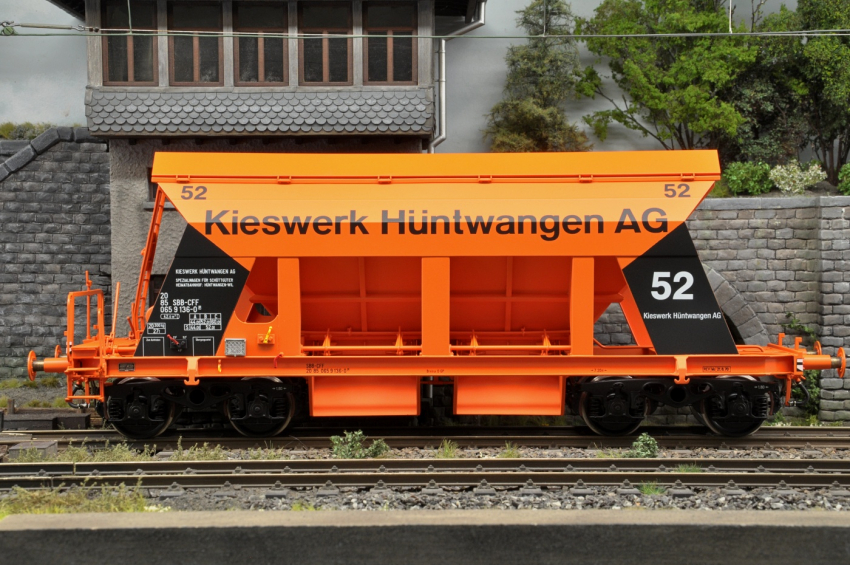 Dingler/Lokladen 4-achs. Kieswagen "Kieswerk Hüntwagen AG"