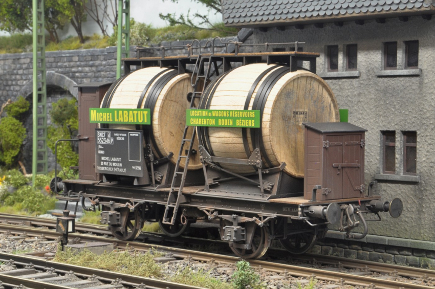 (reserviert) Dingler / Lokladen Weinfasswagen SNCF gesupert & gealtert (2. Hand)