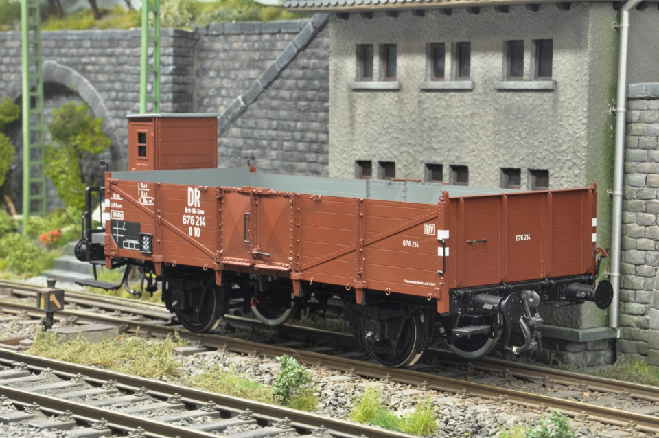 (reserviert) Fine Models Güterwagen "Halle 01" mit FS-Radsätzen (2. Hand)