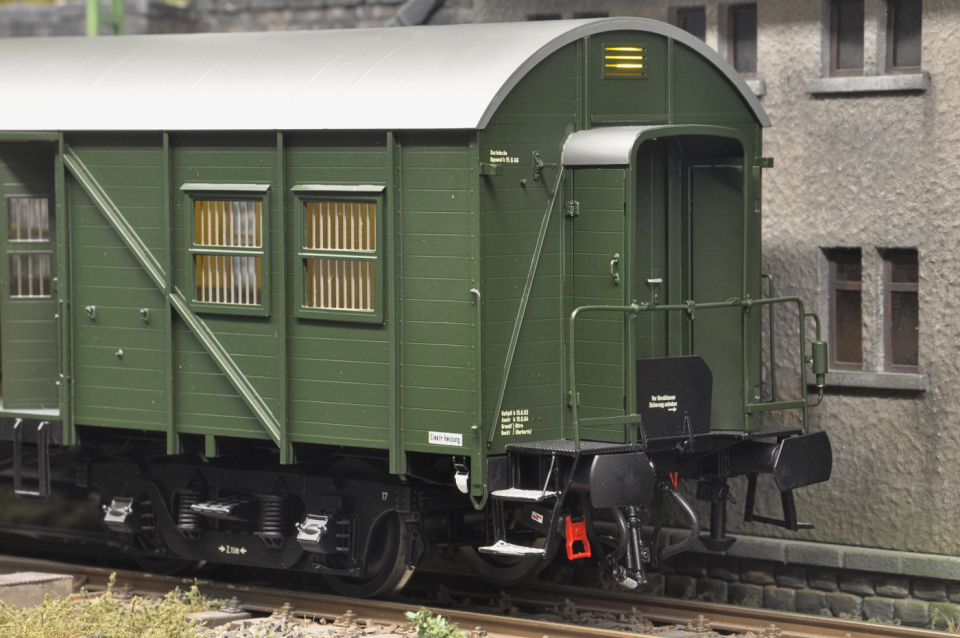 (reserviert) Wunder MPw4ie Gepäckwagen der DB Ep. IIIb (2. Hand)